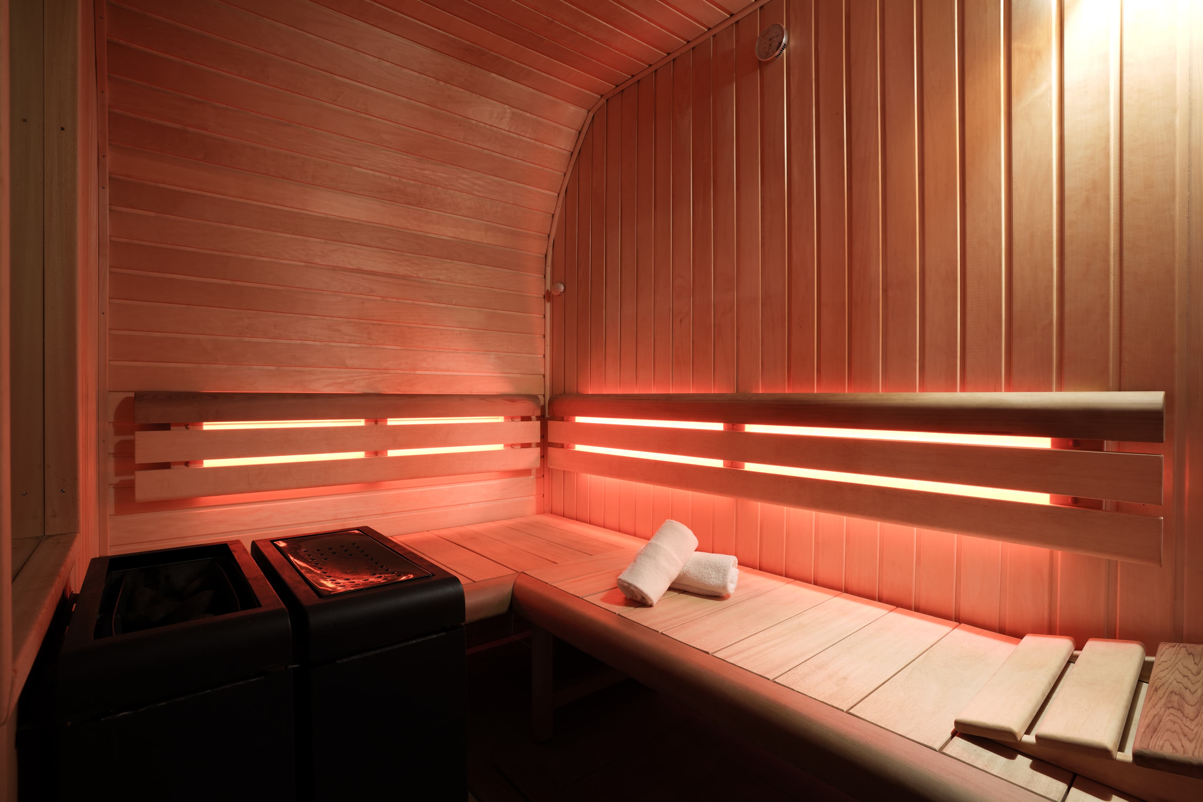 Prostorná finská sauna